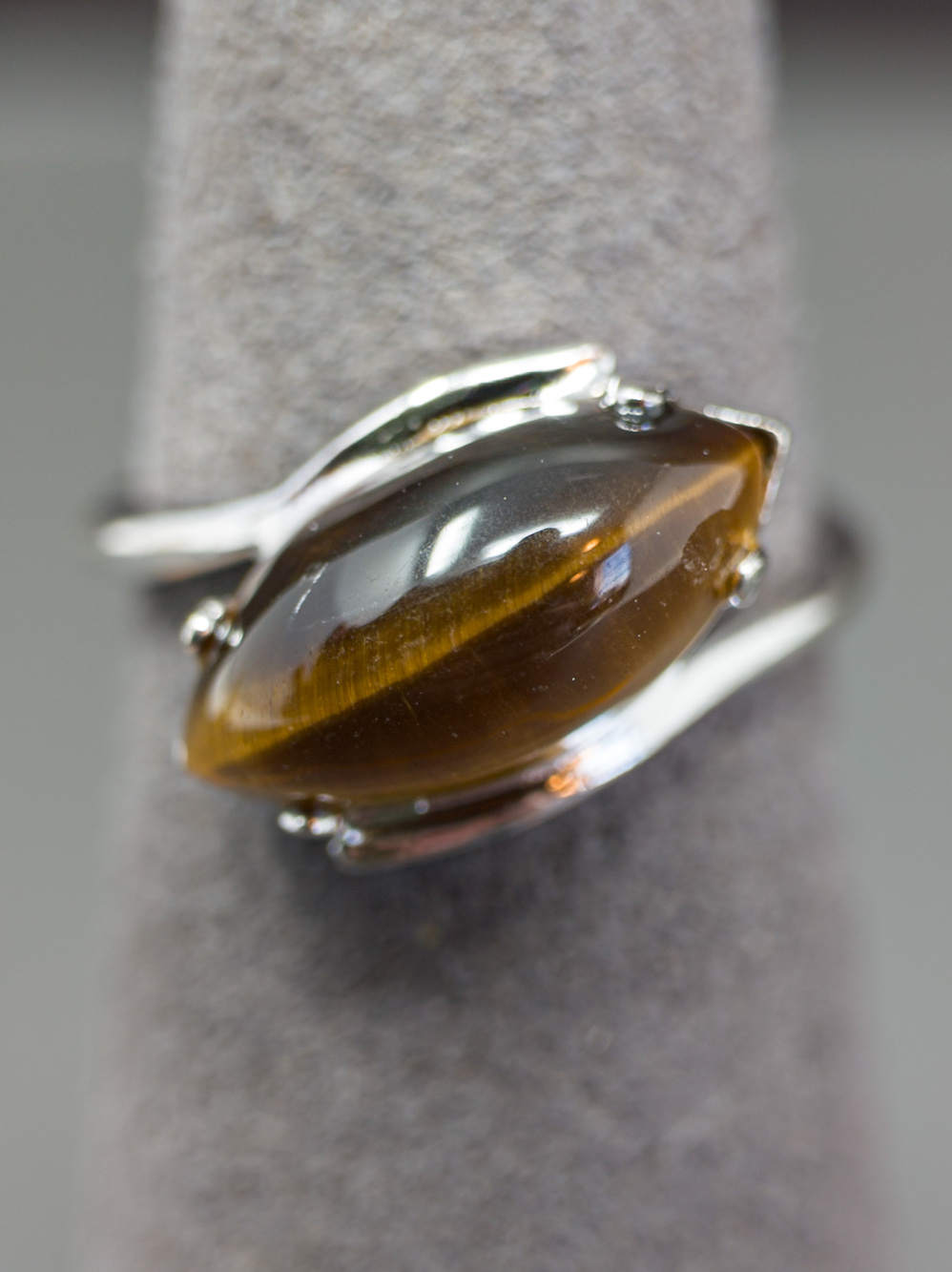 Vintage Sterling Silver Tiger's Eye Oval Ring, Size 5 (2.8g)